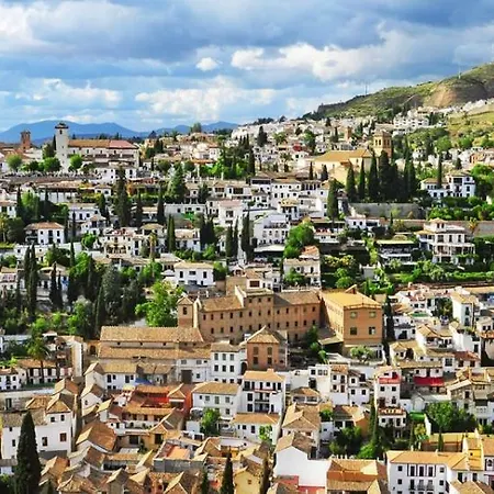 דירה Alhambra City Center